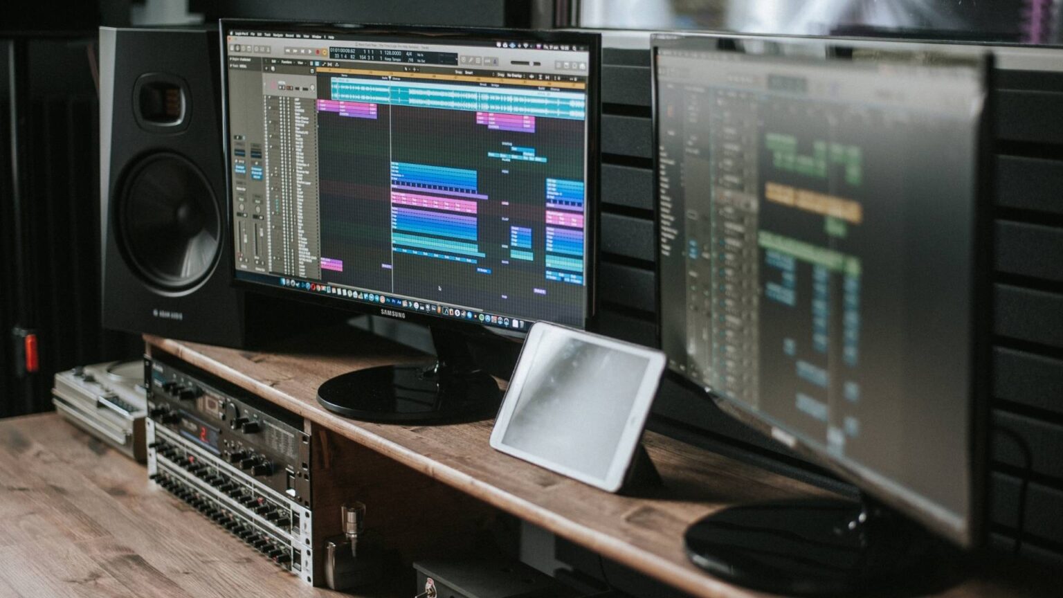 How to Set Up Dual Monitors: A Step-by-Step Guide - frankbang
